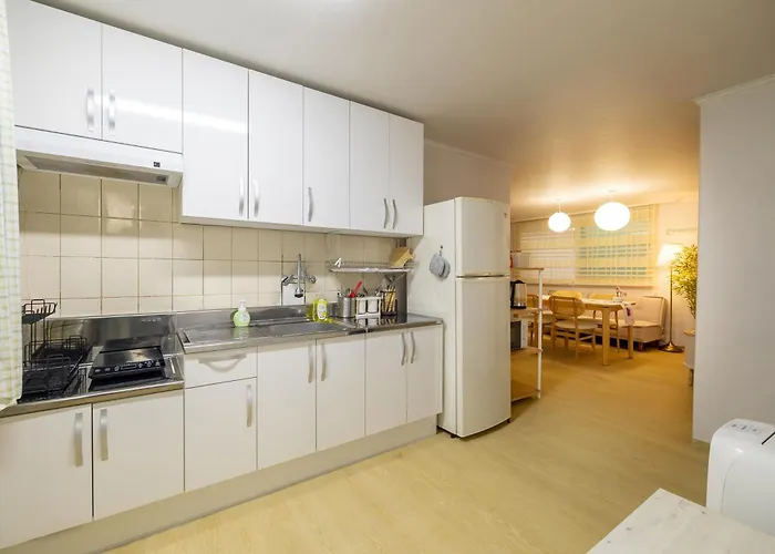 5min, Stn, 3r5b, Group, Family, Good Location For Travel, Myeongdong, Itaewon, Hongdae