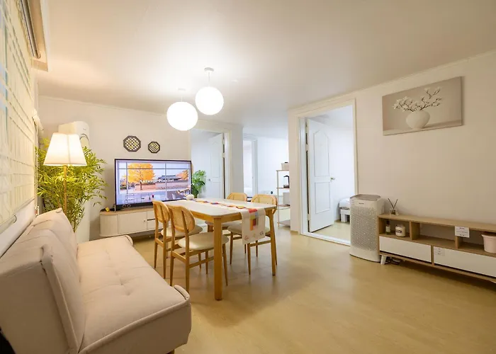 5min, Stn, 3r5b, Group, Family, Good Location For Travel, Myeongdong, Itaewon, Hongdae