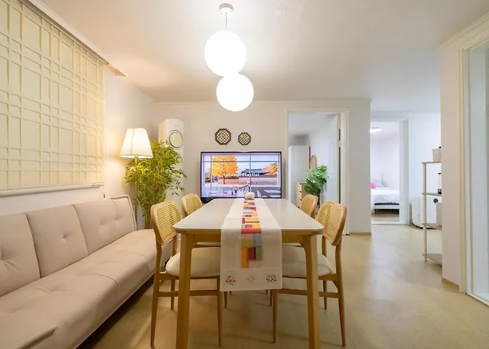 5min, Stn, 3r5b, Group, Family, Good Location For Travel, Myeongdong, Itaewon, Hongdae *