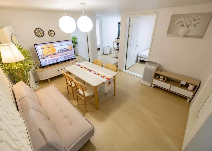 5min, Stn, 3r5b, Group, Family, Good Location For Travel, Myeongdong, Itaewon, Hongdae
