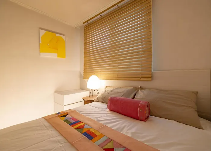 5min, Stn, 3r5b, Group, Family, Good Location For Travel, Myeongdong, Itaewon, Hongdae 首爾